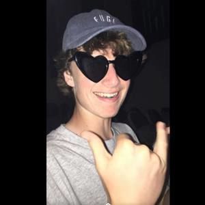 Meet your Posher, Chase